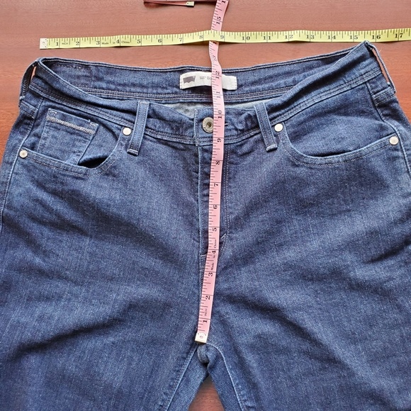 EUC Levi's 515 Bootcut - Picture 2 of 7